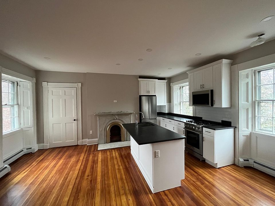 1st image of 401 Essex St #3