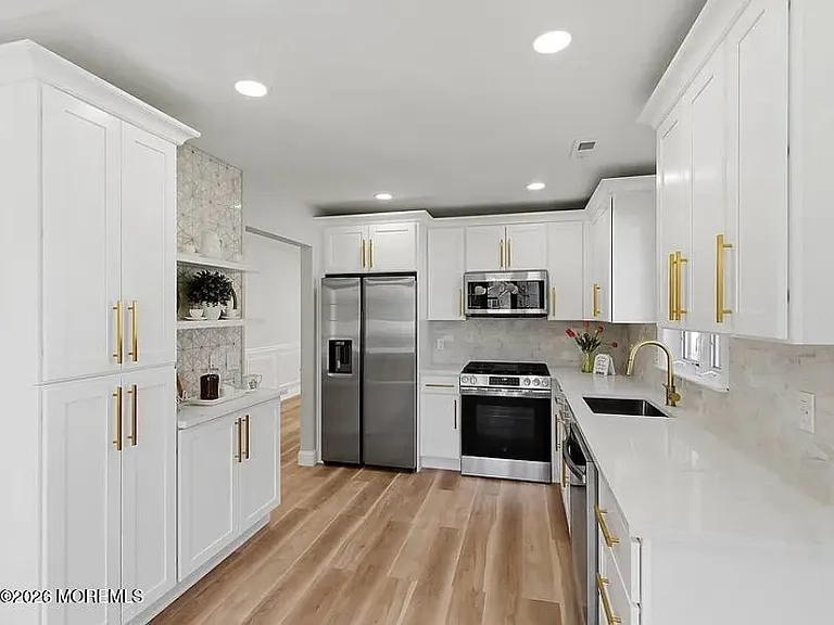 11 Archer Sq — Photo 3