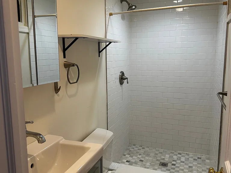 10 Elm St #1 — Photo 7