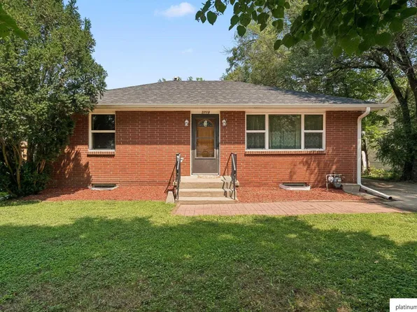3718 J St, Lincoln, NE 68510