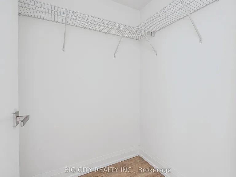 36 Brentcliffe Rd #811 — Photo 10