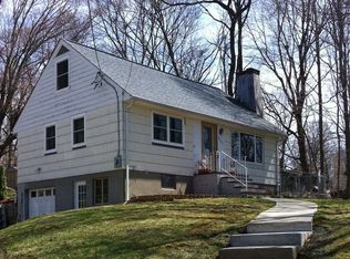 3712 Hudsonview St, Mohegan Lake, NY 10547
