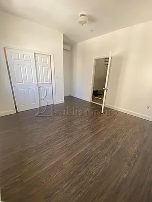 Rented by Bouklis Group | media 14