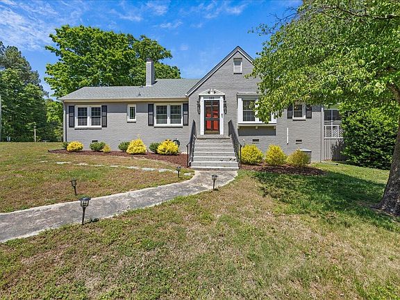 2nd image of 101 Park Dr