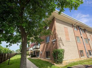 7400 W 111th St APT 103, Worth, IL 60482