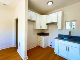 Welcome to Your Newly Renovated One-Bedroom Coastal Gem in Mission Beach, 1 br / 1.0 ba, $2350