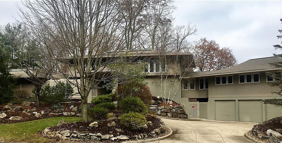 1st image of 1211 Oak Knoll Dr