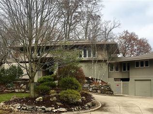 1211 Oak Knoll Dr, Akron, OH 44333