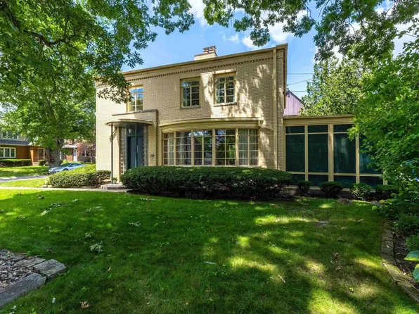 2929 22nd Ave, Rock Island, IL 61201