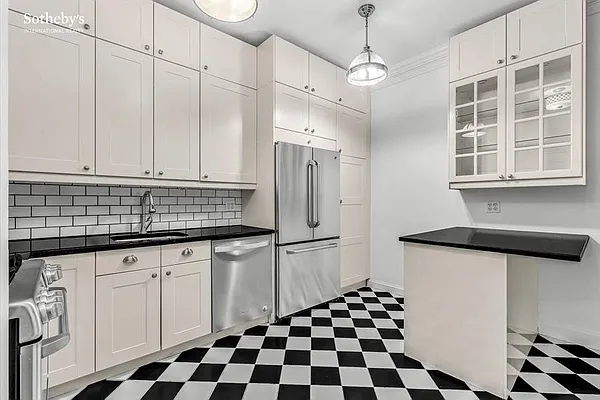 Rented by Sotheby's International Realty | media 4