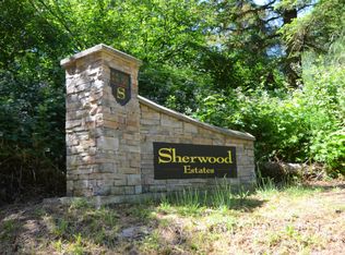 10 E Robin Hood Ct, Allyn, WA 98524