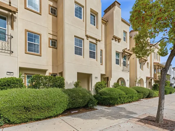 5992 Village Center Loop #4, San Diego, CA 92130
