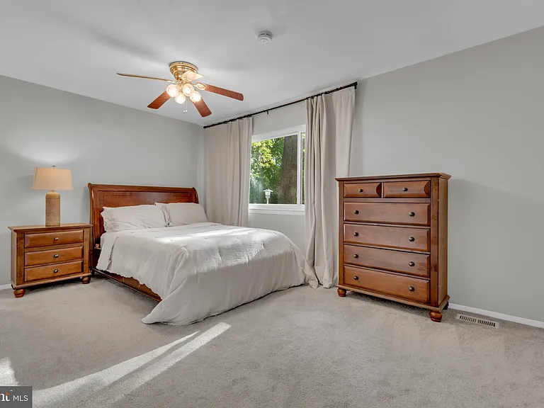 1052 Cedar Ridge Ct — Photo 18