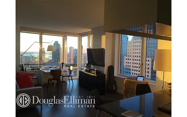 Rented by Douglas Elliman | media 15