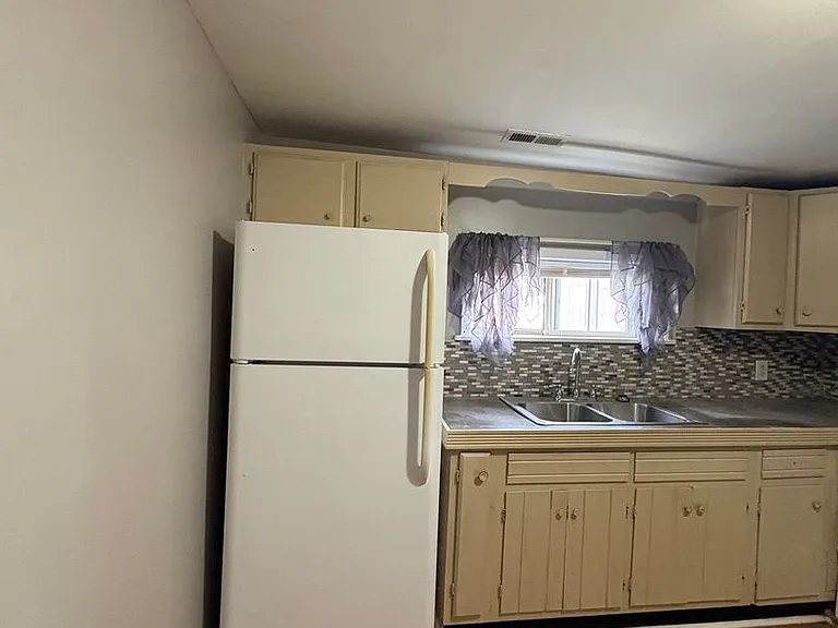 1507 Union Ave — Photo 6