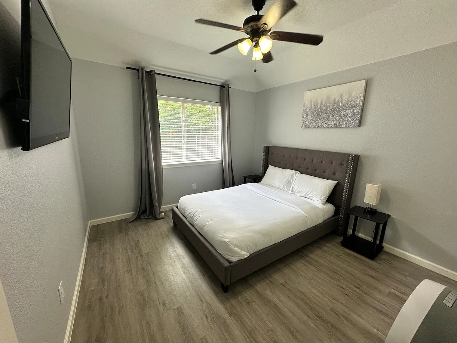 5 bed, 2.0 bath, $7,352 — Photo 3