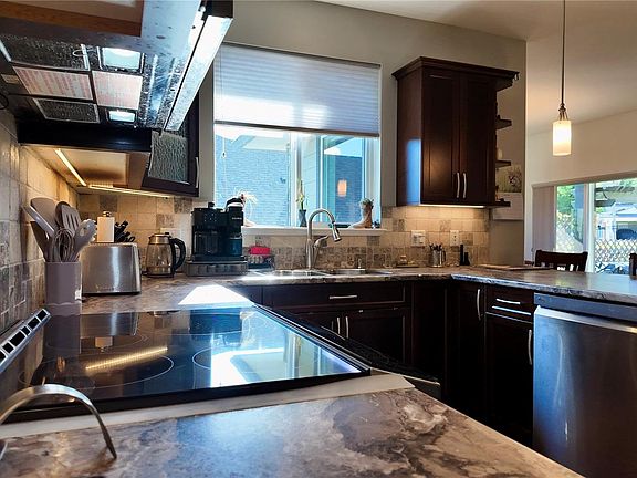 5th image of 434 Mountain View Dr