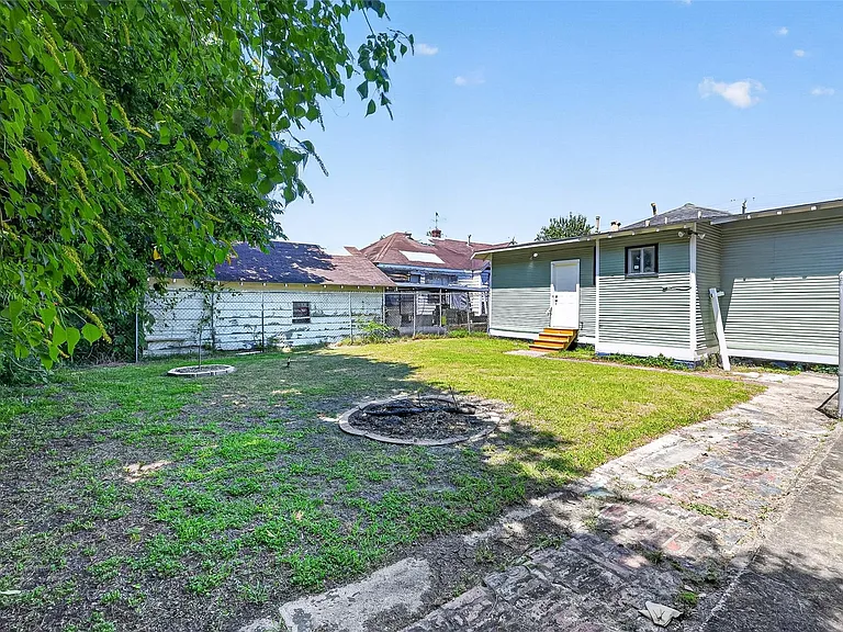 2519 Stevens St — Photo 42