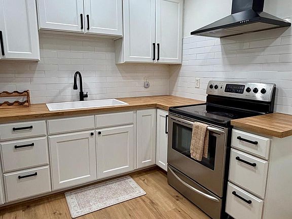 3rd image of 2180 Lynwood Dr