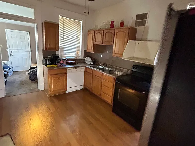 4890 Margaretta Ave — Photo 41