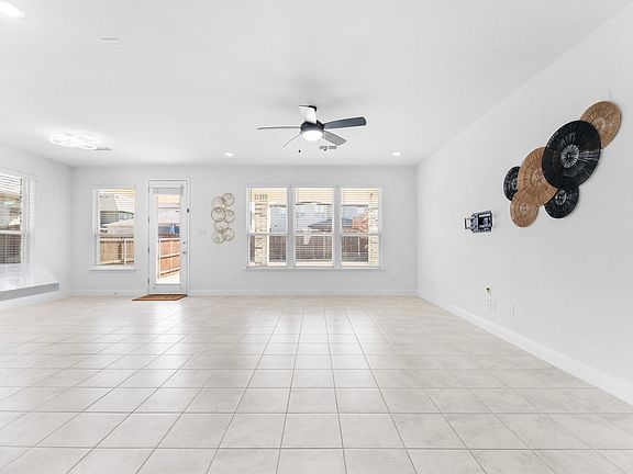 4th image of 3626 Keechi Creek Dr