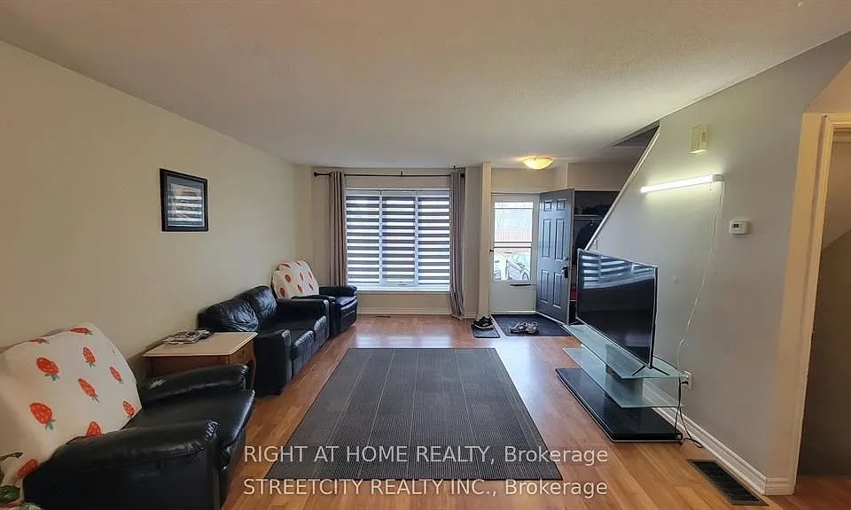 733 Deveron Cres #108