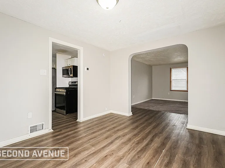 154 Collins Dr — Photo 8