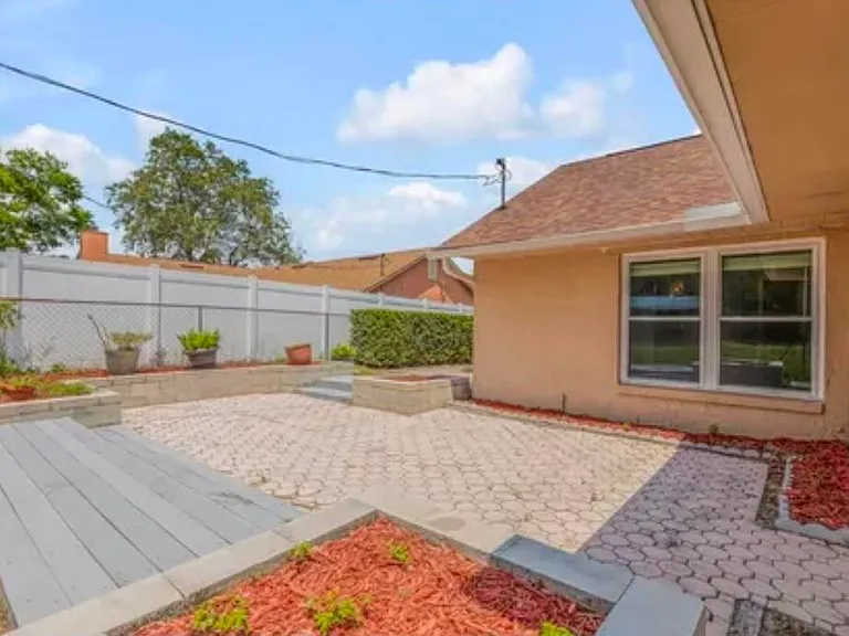 3119 Holiday St — Photo 11