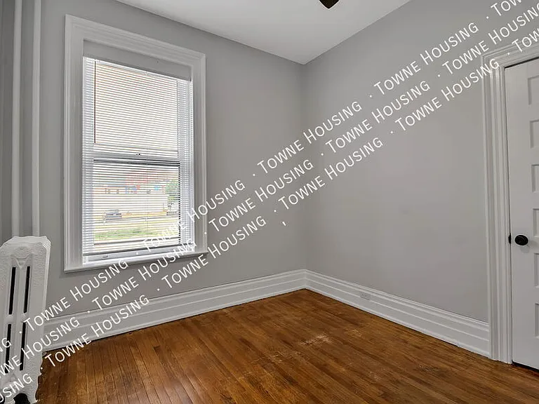 215 Allen St #1 — Photo 8