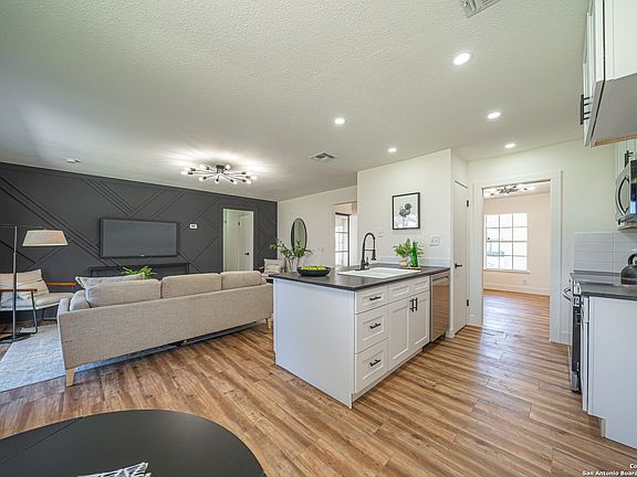 4th image of 5827 BURGOYNE ST