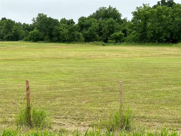 E Cervantes Garretts Lake Rd, Shawnee, OK 74804