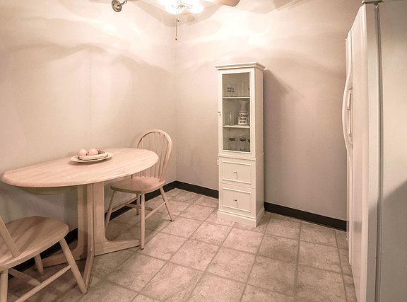 5th image of 841 N York St APT 311