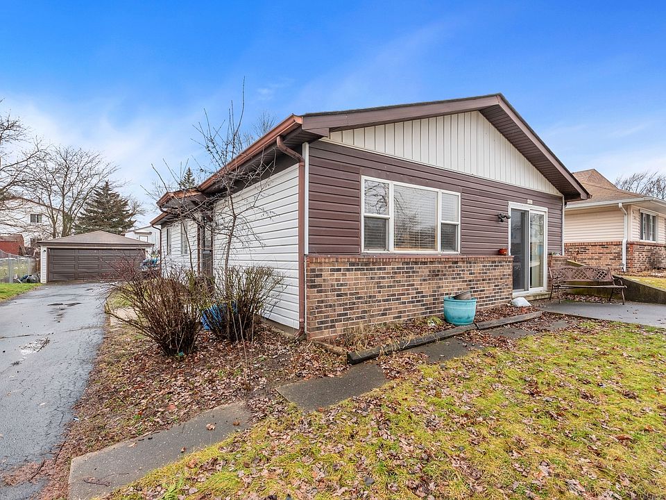 1st image of 209 Far Hills Dr