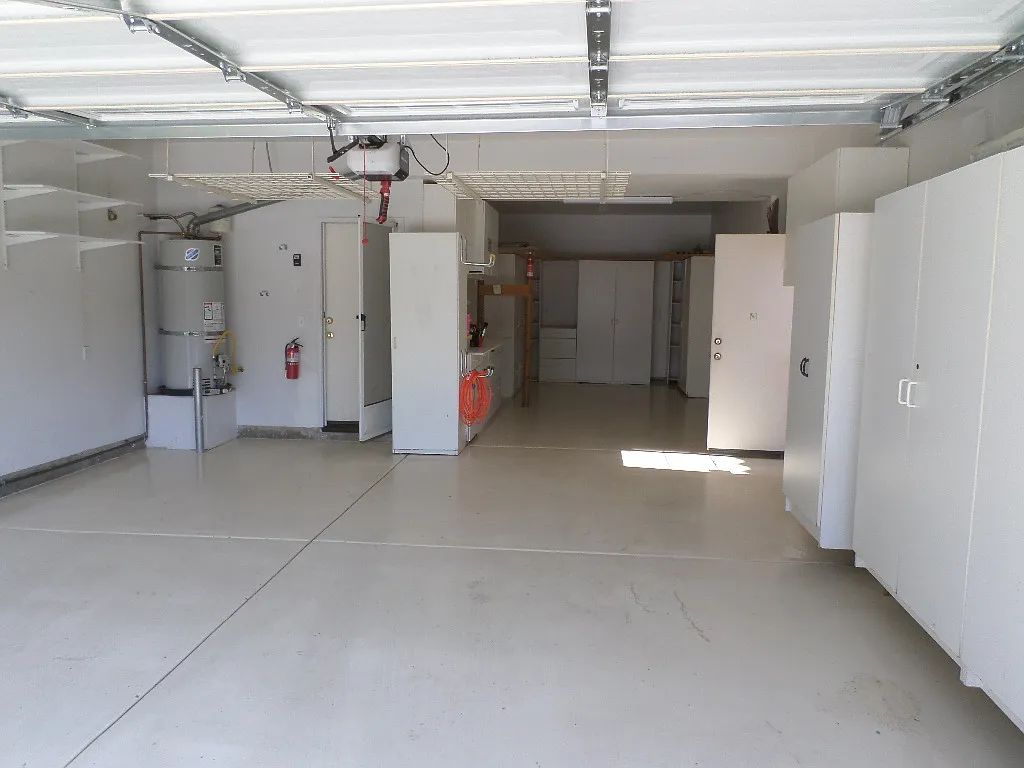 5 bed, 2637 sqft, $7,000 — Photo 2