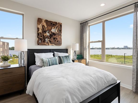 3rd image of 3210 Parkview Walk