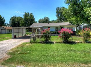 422 E Elm St, Skiatook, OK 74070