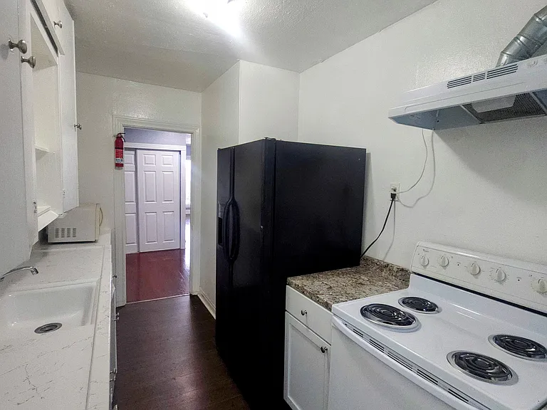 1904 W Main St #4 — Photo 15