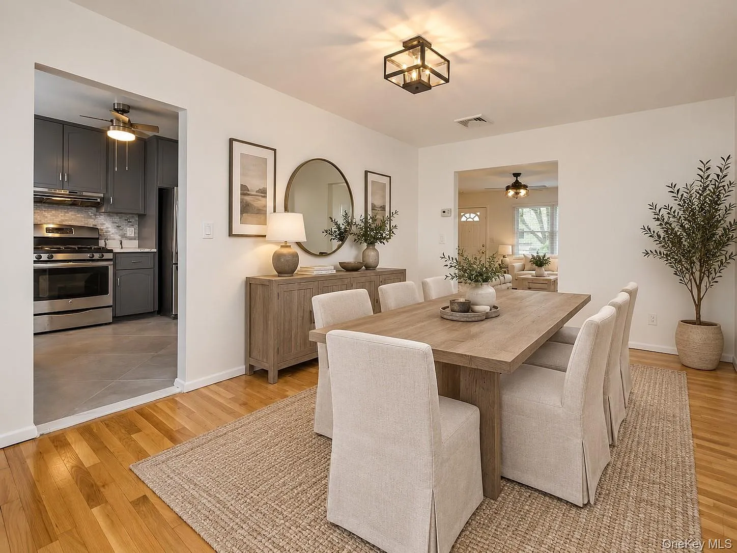 3 bed, 2.5 bath, 1354 sqft, $4,500 — Photo 4