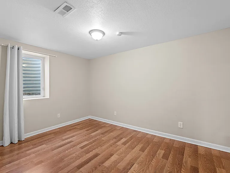 2203 Beech Ct — Photo 5