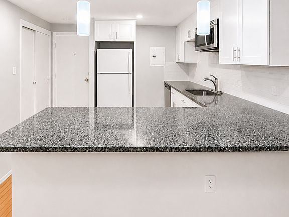 2nd image of 121 Tremont St APT 420