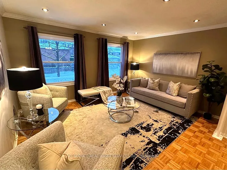 44 Adams Dr #UPPER — Photo 3