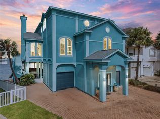 143 Isles End Rd, Tiki Island, TX 77554