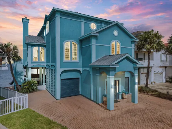 143 Isles End Rd, Tiki Island, TX 77554