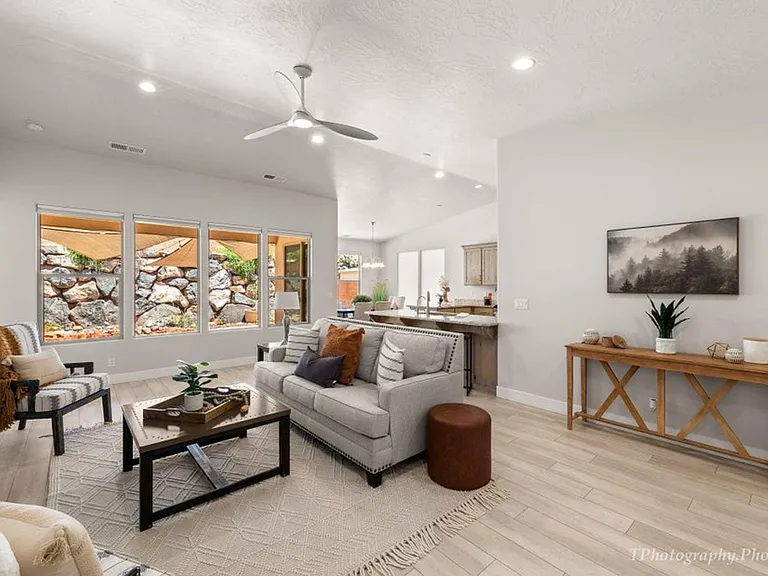 202 W White Pearl Dr — Photo 7