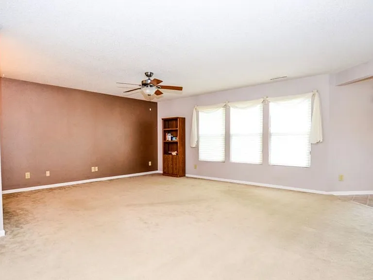 4182 Fletcher Dr — Photo 6