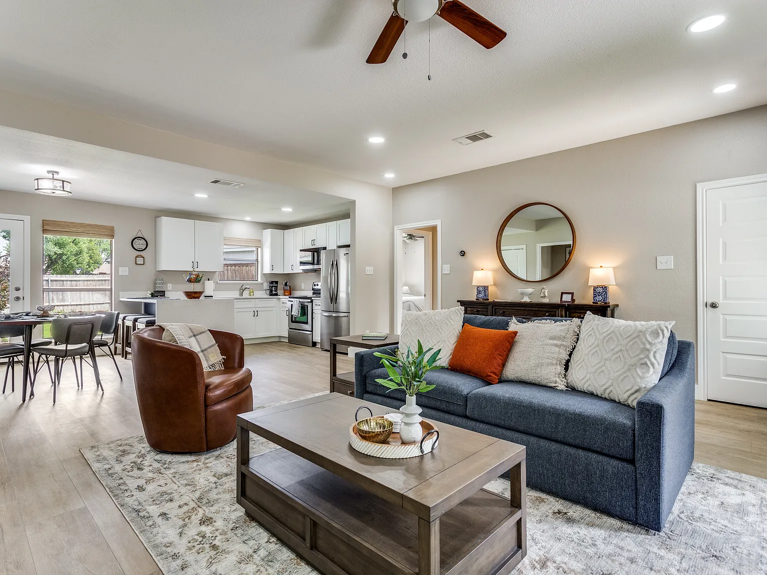 3 bed, 1498 sqft, $4,999 — Photo 1