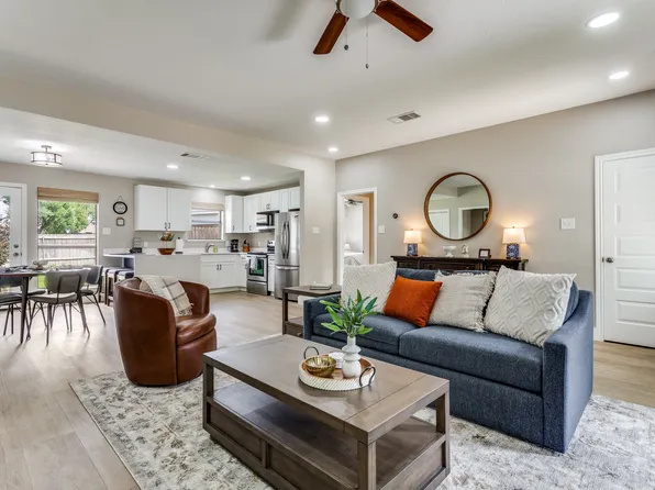 926 Hillside Ln, Flower Mound, TX 75028