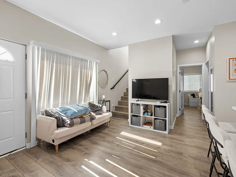 5124 Leo St — Photo 4