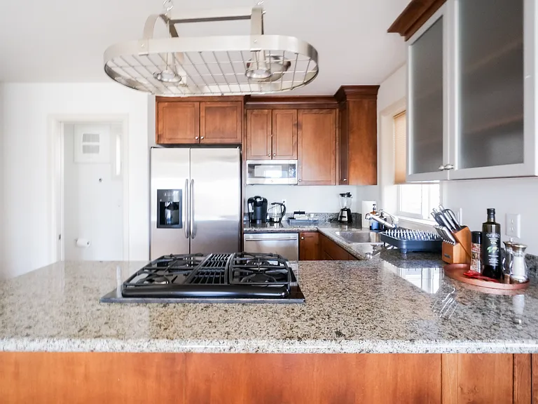 1018 Taylor Ave N #C — Photo 28
