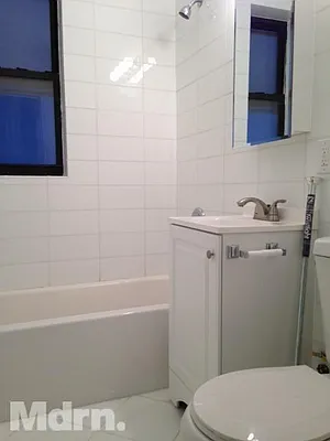 Rented by Mdrn Residential | media 25